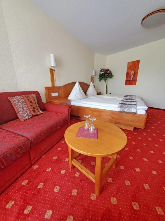 Landhotel Westerwaldgrill Hohn  Экстерьер фото